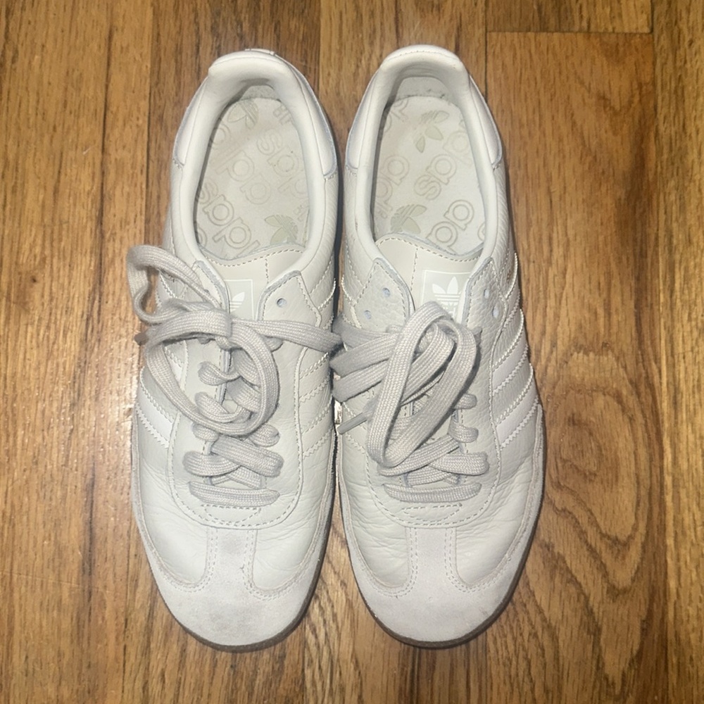 adidas Samba Sneakers in Cream with Gum Sole - Picture 4 of 10